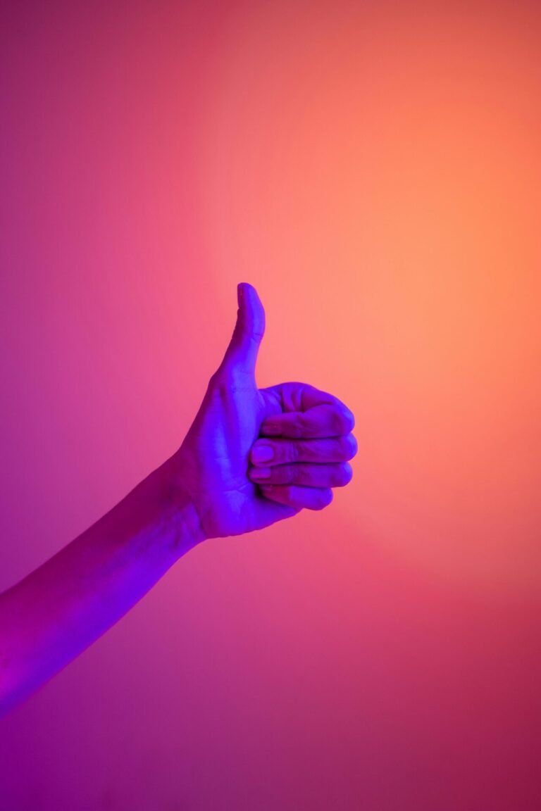 Leitura x Like: Redes Sociais São Inimigas ou Aliadas da Literatura?