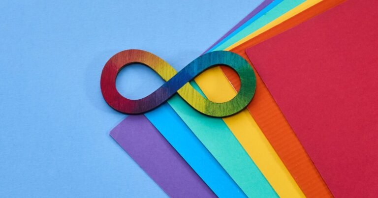 Entrevista com artista autista LGBTQIAP+ fundadora do CoAuti